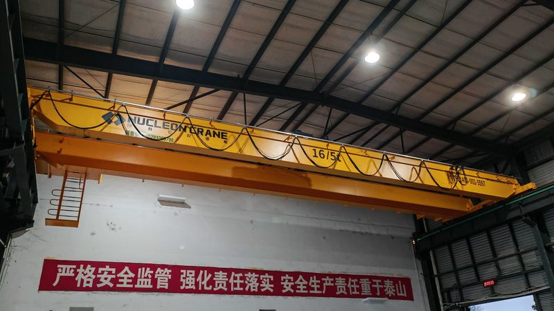 上海集装箱门式起重机：揭秘其核心技术与选型要点**